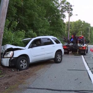 VIDEO NOW: 2 injured after car crashes into pole in Lincoln