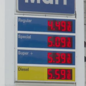 Gas prices fall for fifth straight week in RI, Mass.