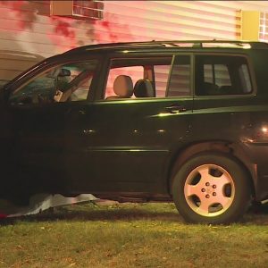 Car crashes into apartment building in East Providence
