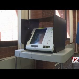 Early voting mishap: New RI machines displayed wrong candidates on Spanish ballot
