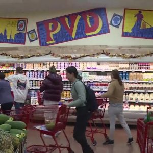 VIDEO NOW: Trader Joe's is open